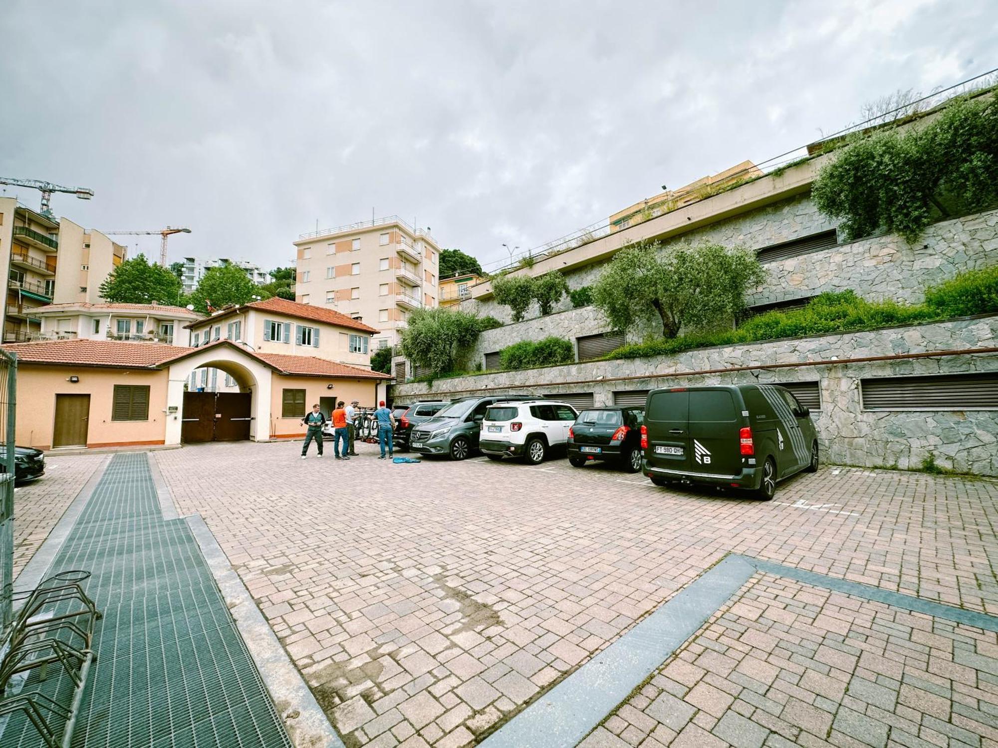 Hotel Bello By Ostello Bello Finale Ligure Exterior foto